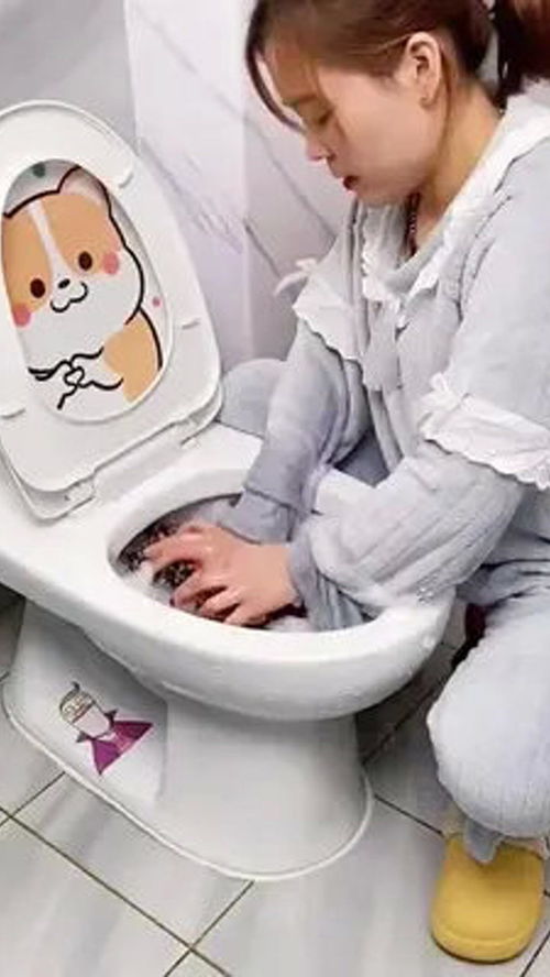 冬天湿衣烦恼终结者 一款长袖防水手套让家务变得轻松干净